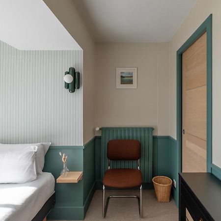 Hotel Bellevue Brehat Bagian luar foto