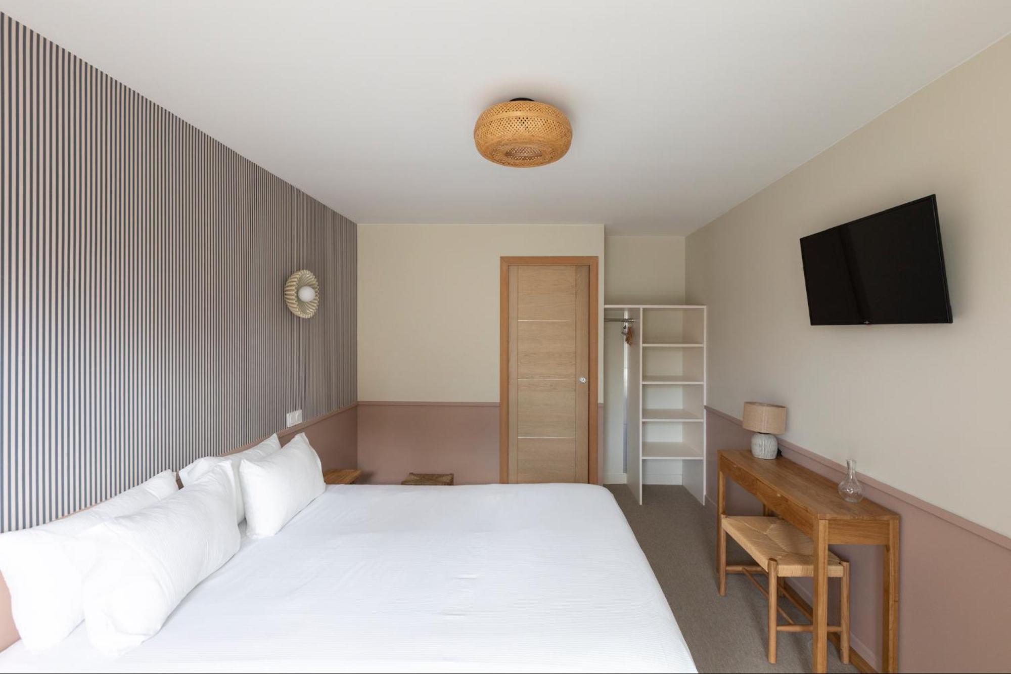 Hotel Bellevue Brehat Bagian luar foto